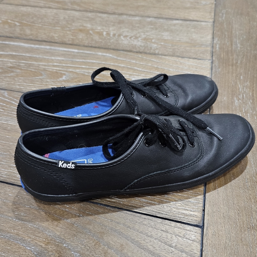 KEDS - Black leather Size 7
